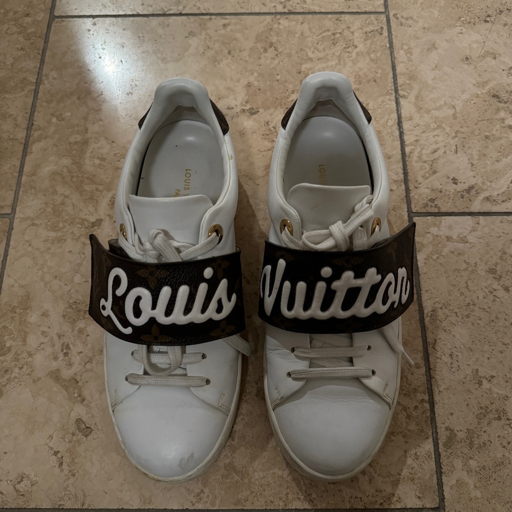 Louis vuitton low top sneakers